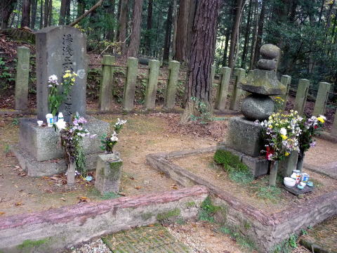 大谷吉継と湯浅五助の墓